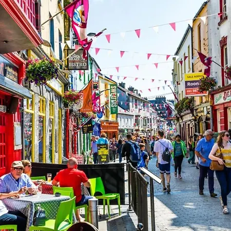 Apartmán Centre Escape With Large Terrace, Sleeps 7