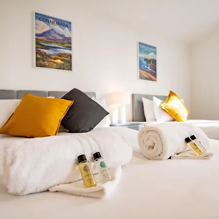 Apartmán Centre Escape With Large Terrace, Sleeps 7 Galway