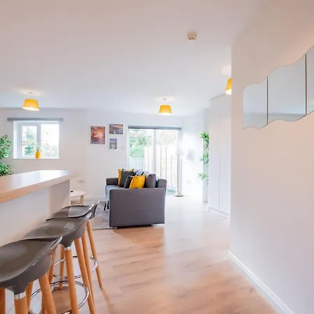 Centre Escape With Large Terrace, Sleeps 7 Apartmán