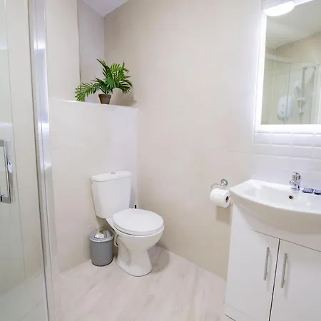Apartmán Centre Escape With Large Terrace, Sleeps 7 Galway